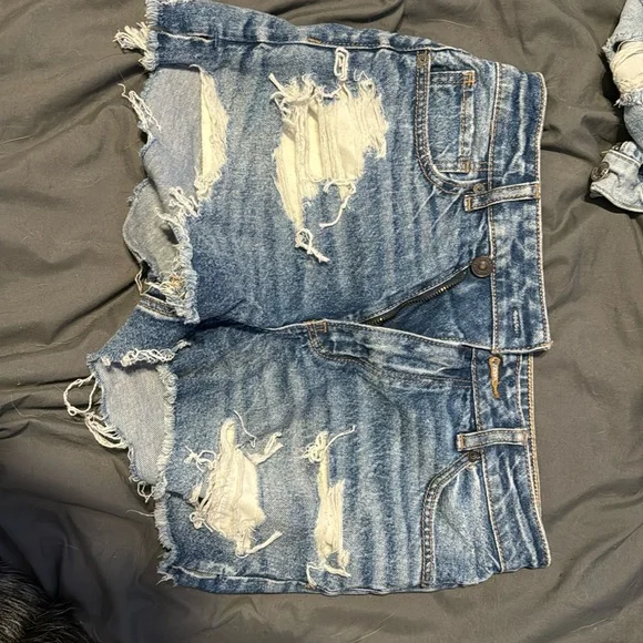 Bought the wrong size. Missed the return window. What to do when a buyer orders the wrong size? main image 4